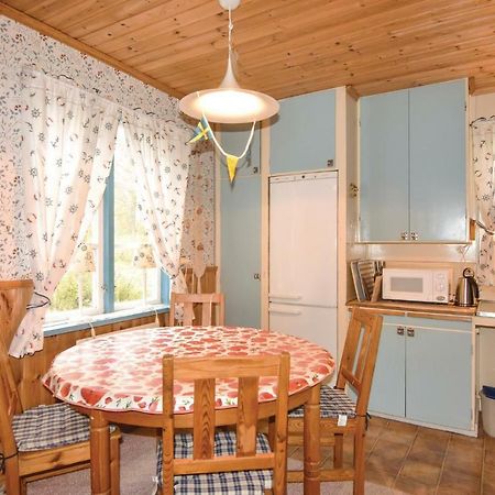 2 Bedroom Stunning Home In Molkom Sutterhojden 외부 사진