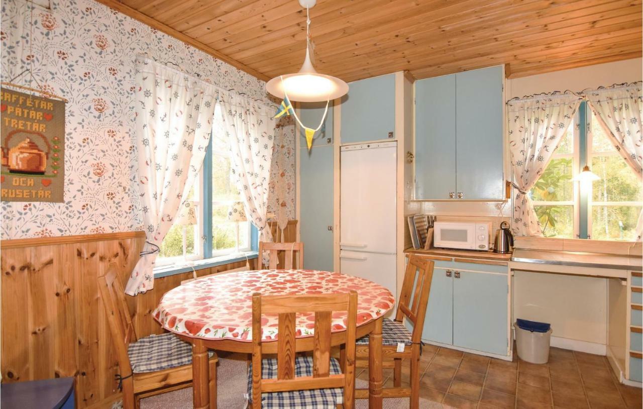 2 Bedroom Stunning Home In Molkom Sutterhojden 외부 사진