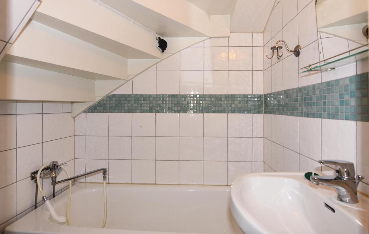 2 Bedroom Stunning Home In Molkom Sutterhojden 외부 사진